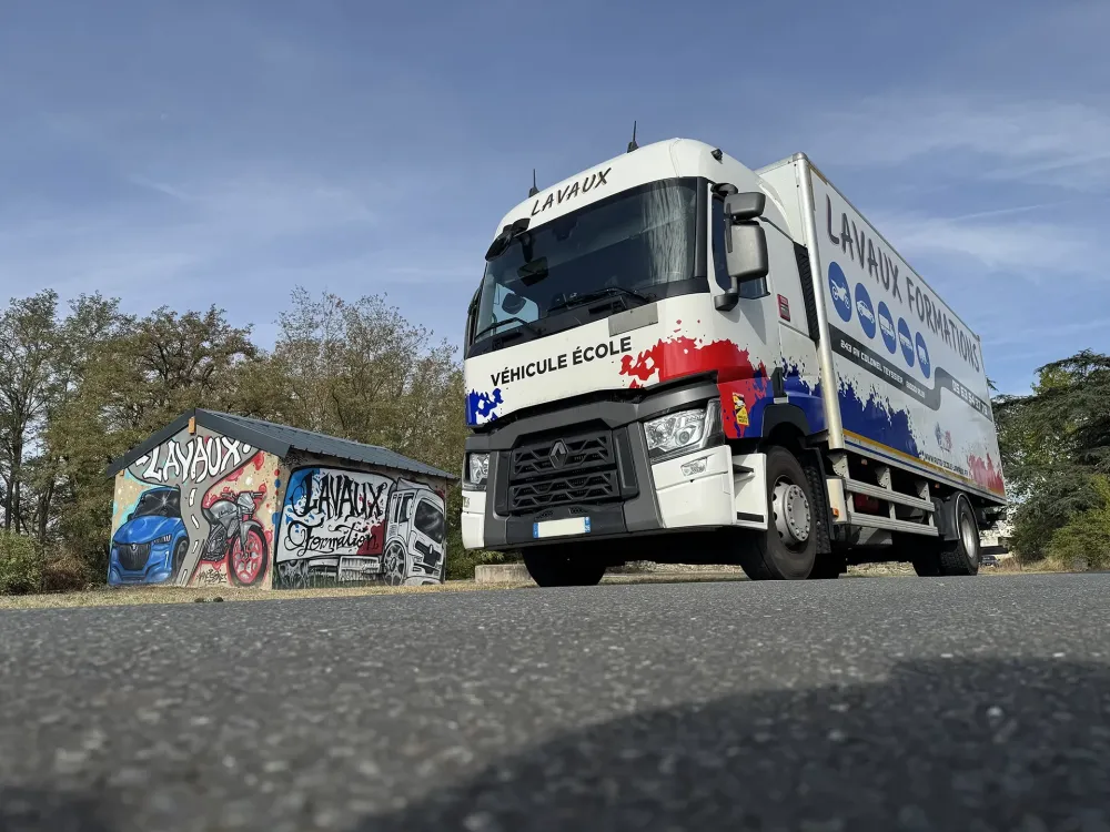 camion-nouveau-vehicule-auto-ecole